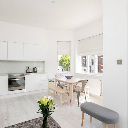Guestready - West Kensington Home W/Balcony Лондон Екстер'єр фото