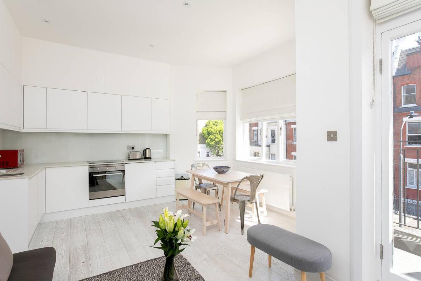 Guestready - West Kensington Home W/Balcony Лондон Екстер'єр фото