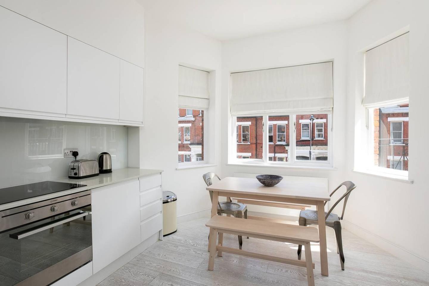 Guestready - West Kensington Home W/Balcony Лондон Екстер'єр фото